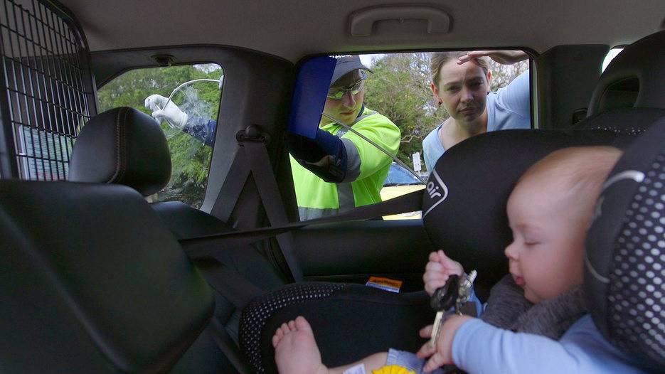 kid_in_car_935x