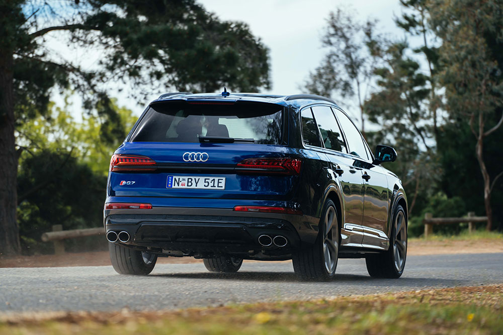 Audi SQ7 rear view.