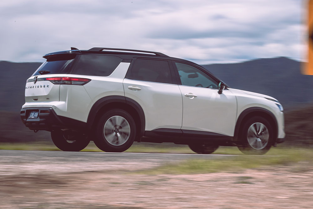 Nissan Pathfinder MY23 side view.