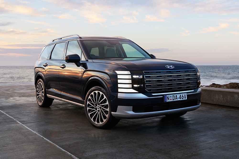 Hyundai Palisade Calligraphy Hybrid  front view.
