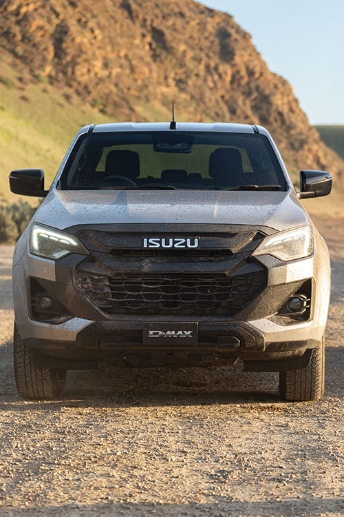 Isuzu D-Max X-Rider 2.2 front view.