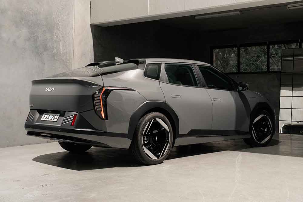 Kai EV4 side view