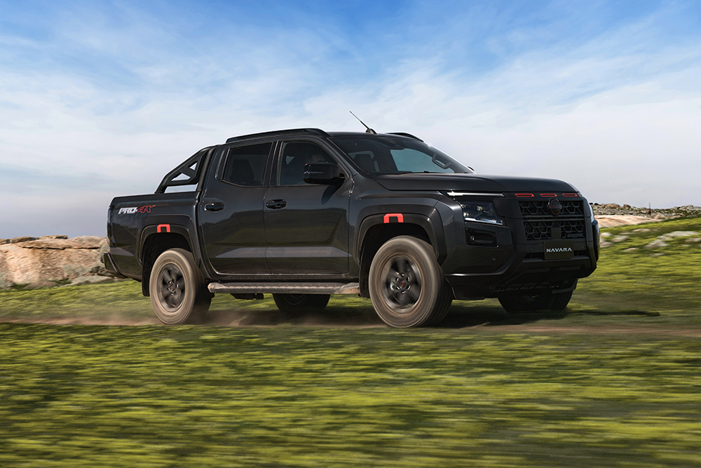 Nissan Navara Pro-4X side view