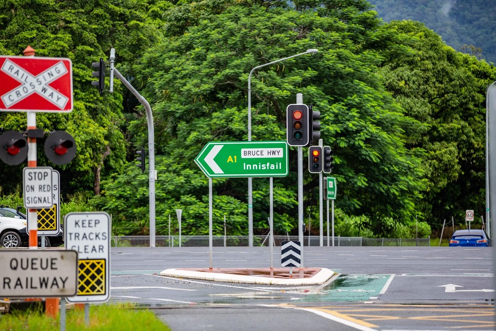 Bruce Highway Cairns signage