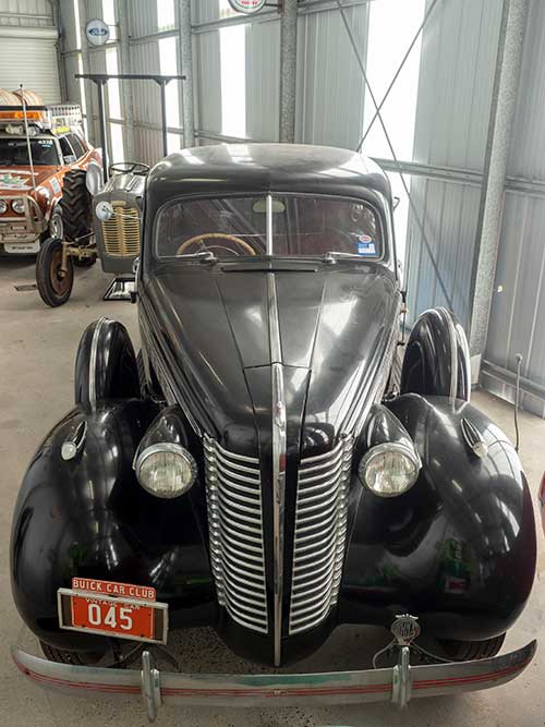 A 1938 Buick at Summit Estate Wines.