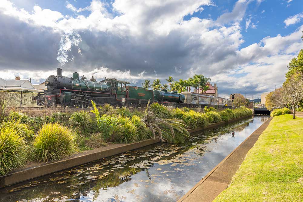 Steam locomotive BB18¼ No.1037 Peter Ford was restored by DownsSteam volunteers.