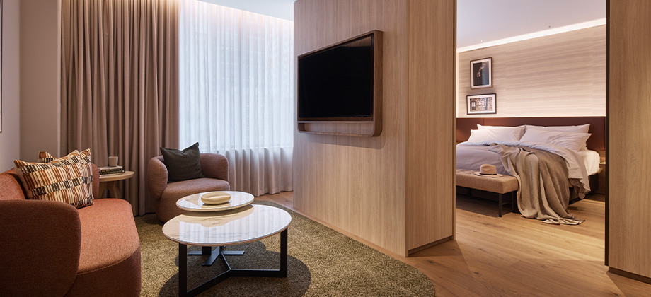 Rydges Melbourne_Accessible King Room